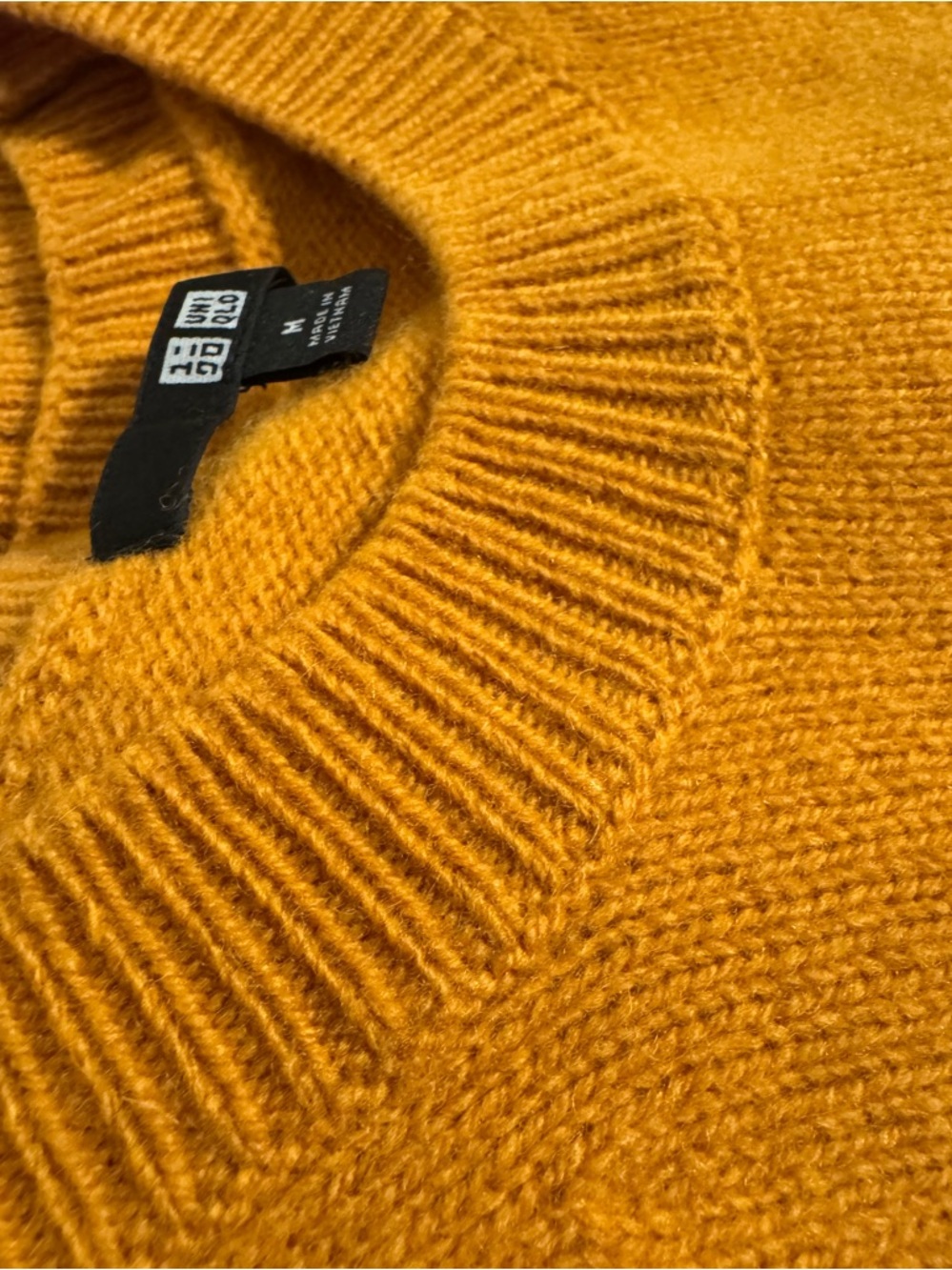 Uniqlo Mustard Orange Crewneck Sweater Size M Soft Knit Minimalist - Picture 4 of 6